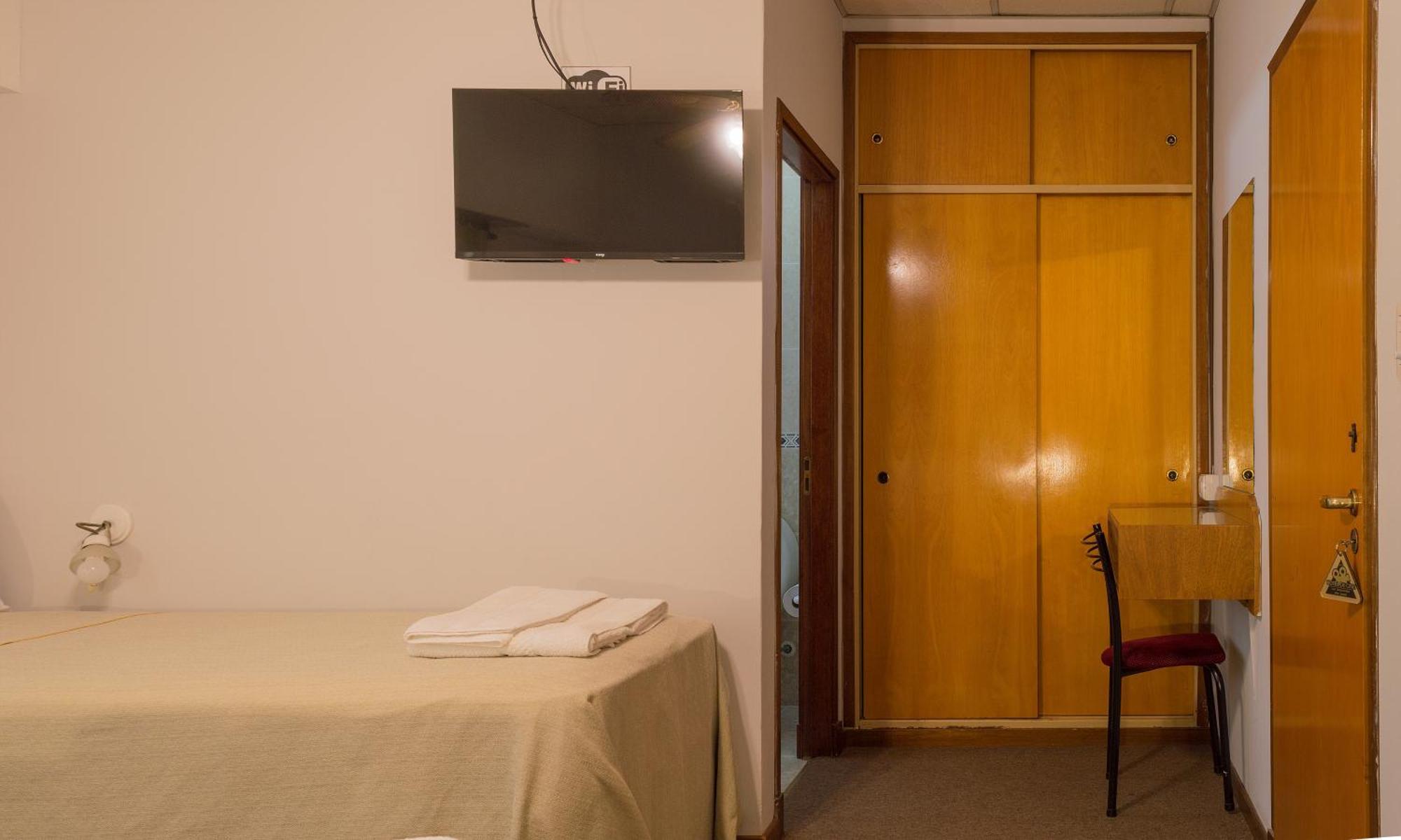 Hotel De Cine Las Golondrinas Villa Gesell Zimmer foto